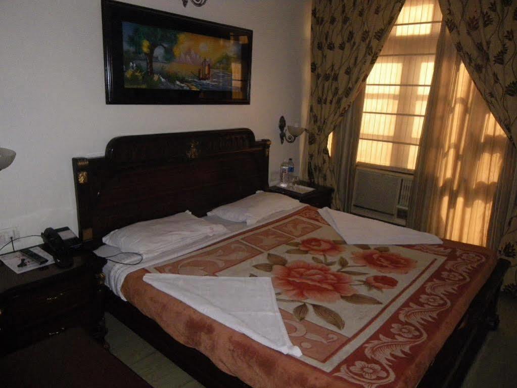 Hotel O Mid Town Delhi  Exterior photo